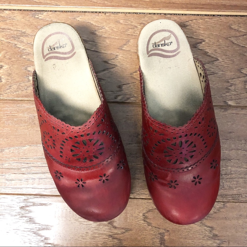 Dansko size 37 US 7 Red❤️ Clogs